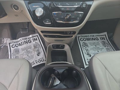 2017 Chrysler Pacifica Touring-L Plus