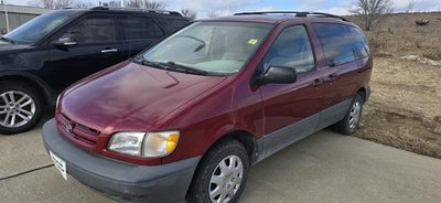 1998 Toyota Sienna LE