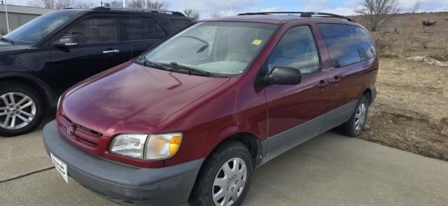1998 Toyota Sienna LE