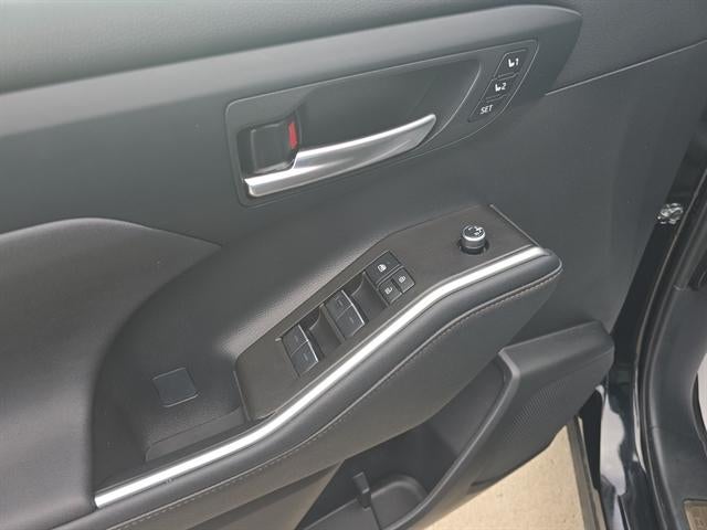 2023 Toyota Highlander Hybrid Bronze Edition