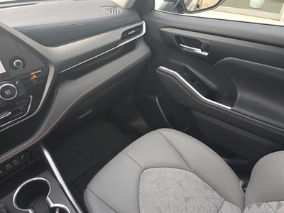 2023 Toyota Highlander Hybrid Bronze Edition