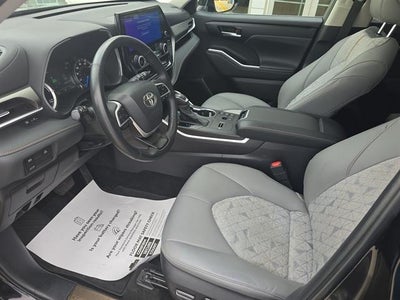 2023 Toyota Highlander Hybrid Bronze Edition
