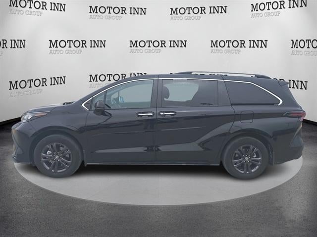 2024 Toyota Sienna LE