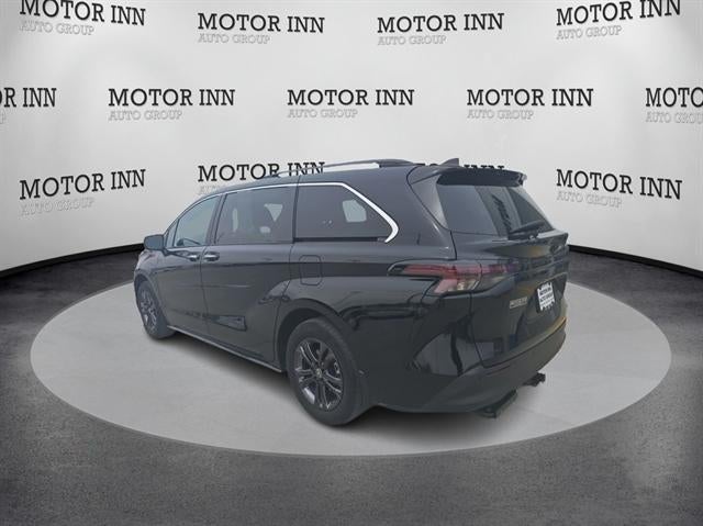 2024 Toyota Sienna LE