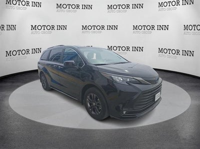 2024 Toyota Sienna LE