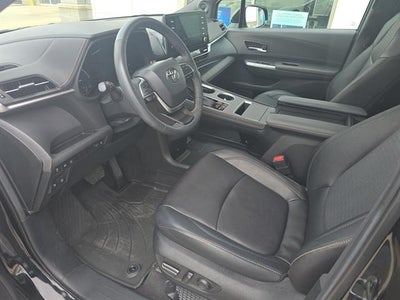 2024 Toyota Sienna LE