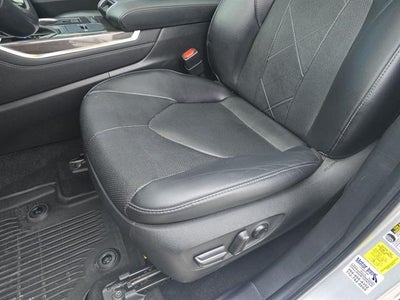 2022 Toyota Highlander Hybrid Platinum