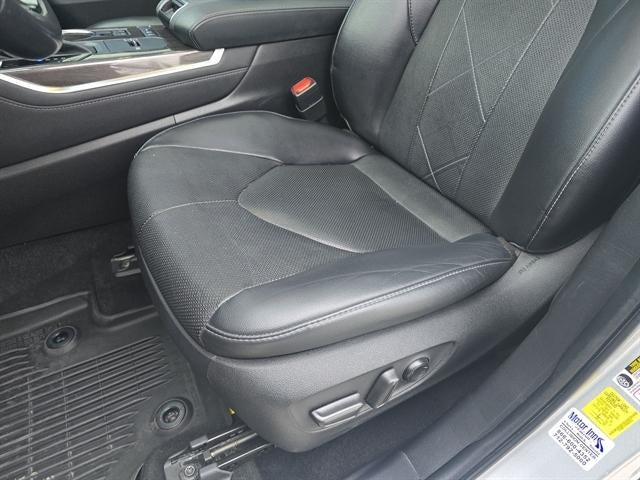 2022 Toyota Highlander Hybrid Platinum