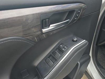 2022 Toyota Highlander Hybrid Platinum