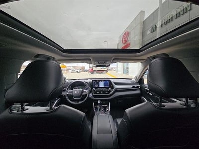 2022 Toyota Highlander Hybrid Platinum