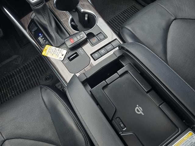 2022 Toyota Highlander Hybrid Platinum