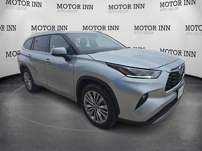 2022 Toyota Highlander Hybrid Platinum