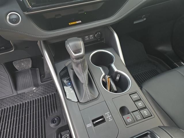 2024 Toyota Highlander Hybrid XLE