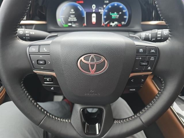 2025 Toyota Crown Signia XLE