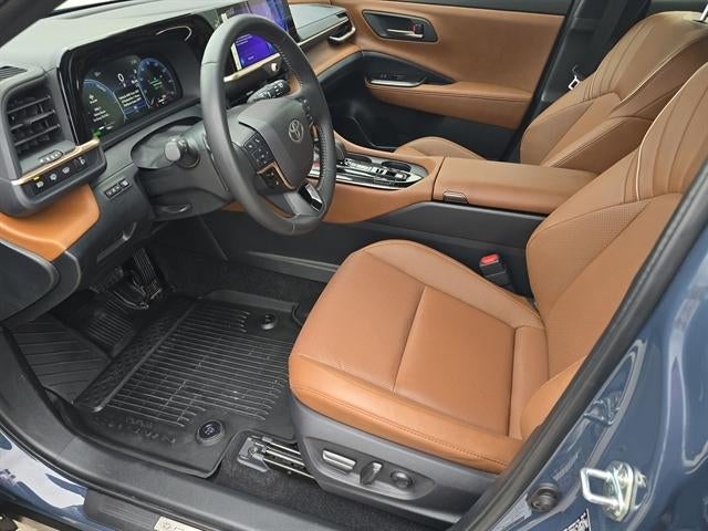 2025 Toyota Crown Signia XLE
